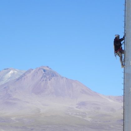 HIBRIDACION SOLAR/EÓLICA//DIESEL Y ALMACENAMIENTO BATERIAS OLLAGÜE ANDES CHILENOS - 5,5 MW - Chile